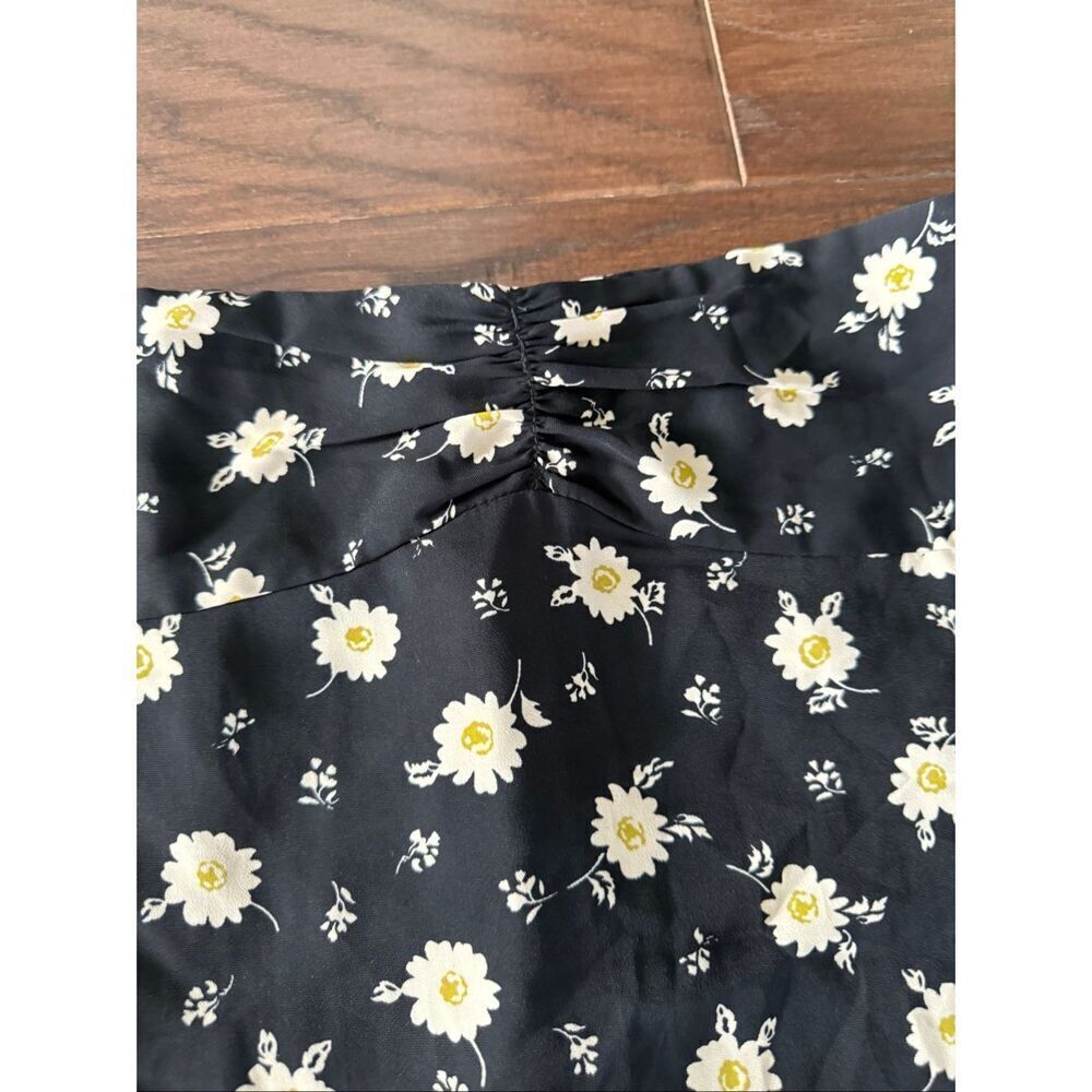 Princess Polly Silky Black Daisy Mini Skirt Size 4 - Picture 2 of 5